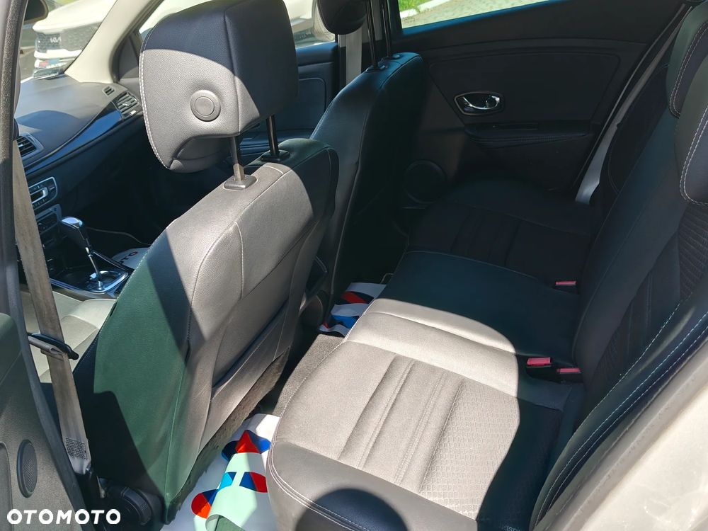 Renault Megane TCe 130 EDC Bose Edition - 11