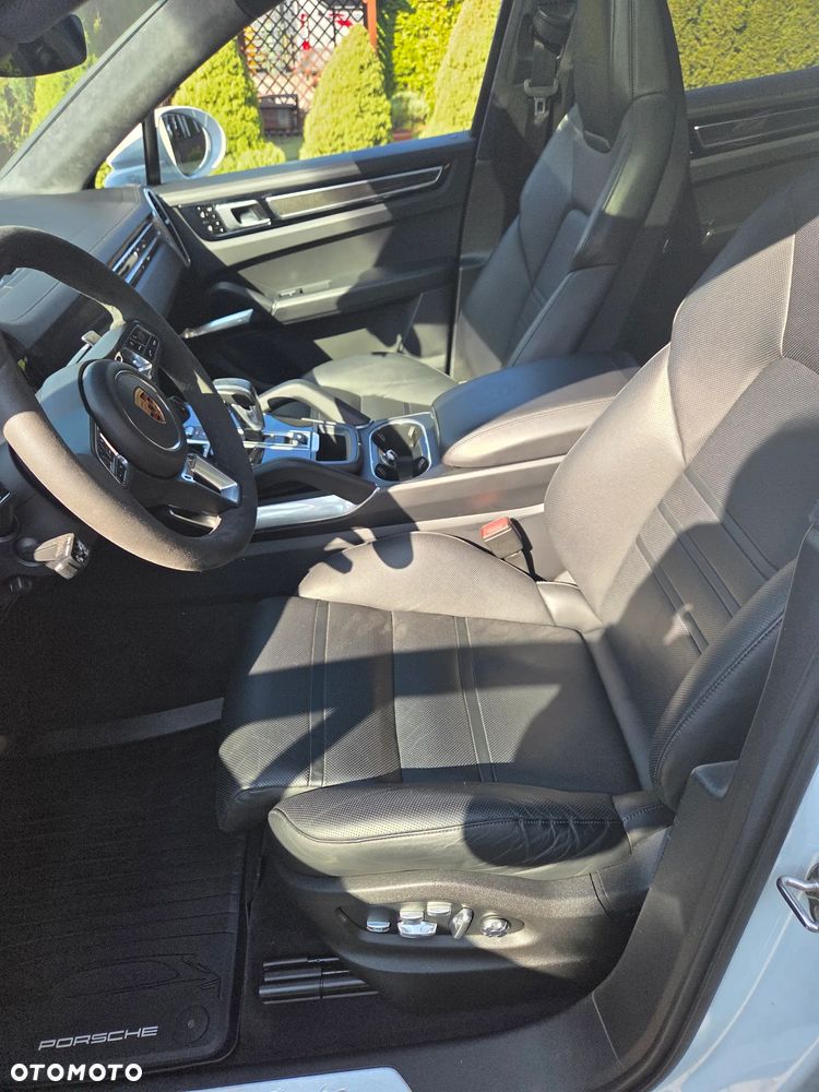 Porsche Cayenne - 20