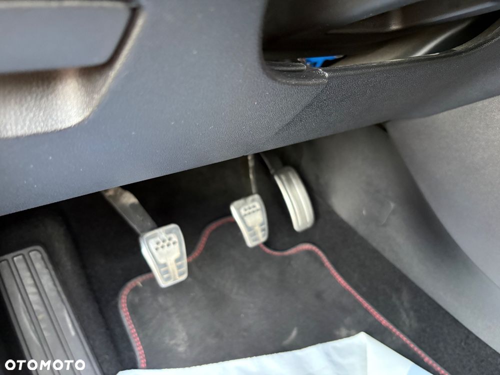 Ford Fiesta 1.0 EcoBoost S&S ST-LINE - 39