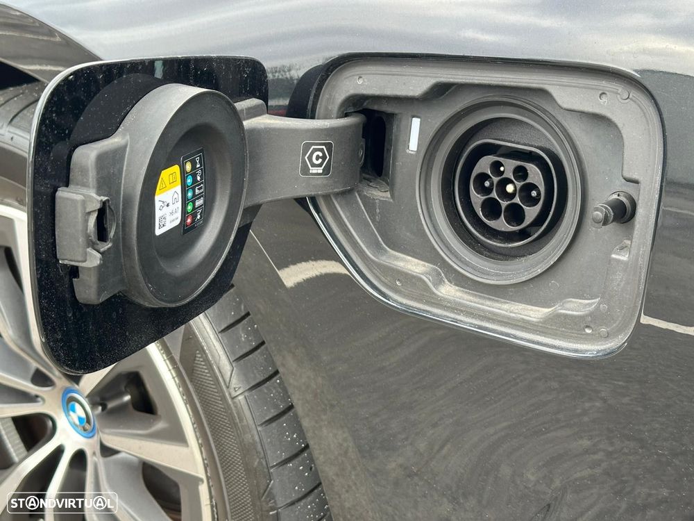 BMW 330 e Touring xDrive Aut. - 34