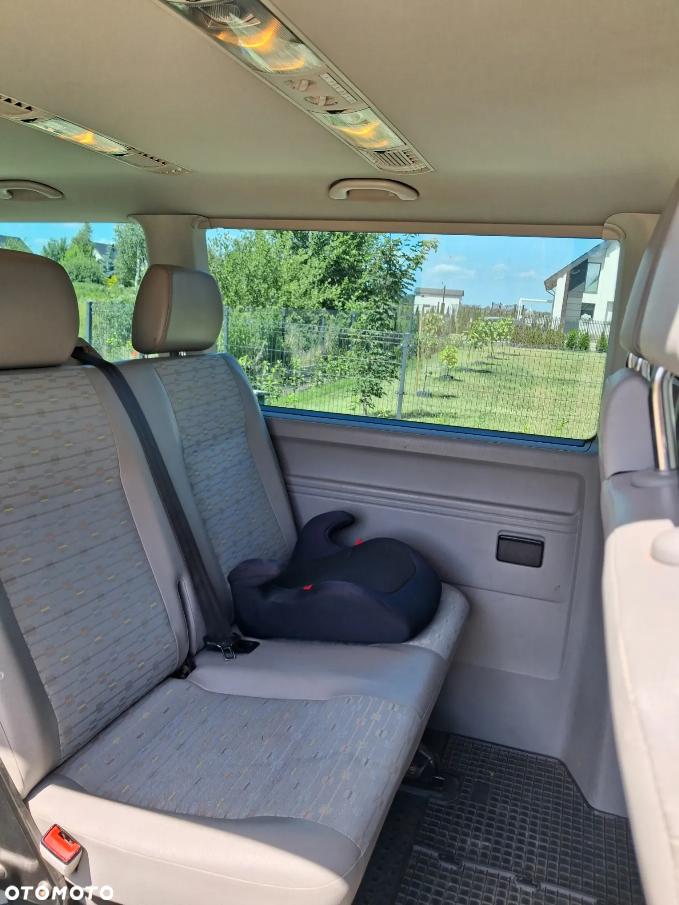 Volkswagen Caravelle - 7