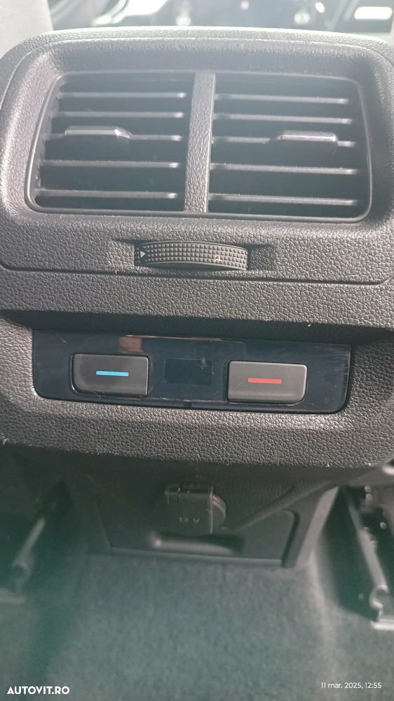 Volkswagen Touran 2.0 TDI EVO DSG Highline - 5