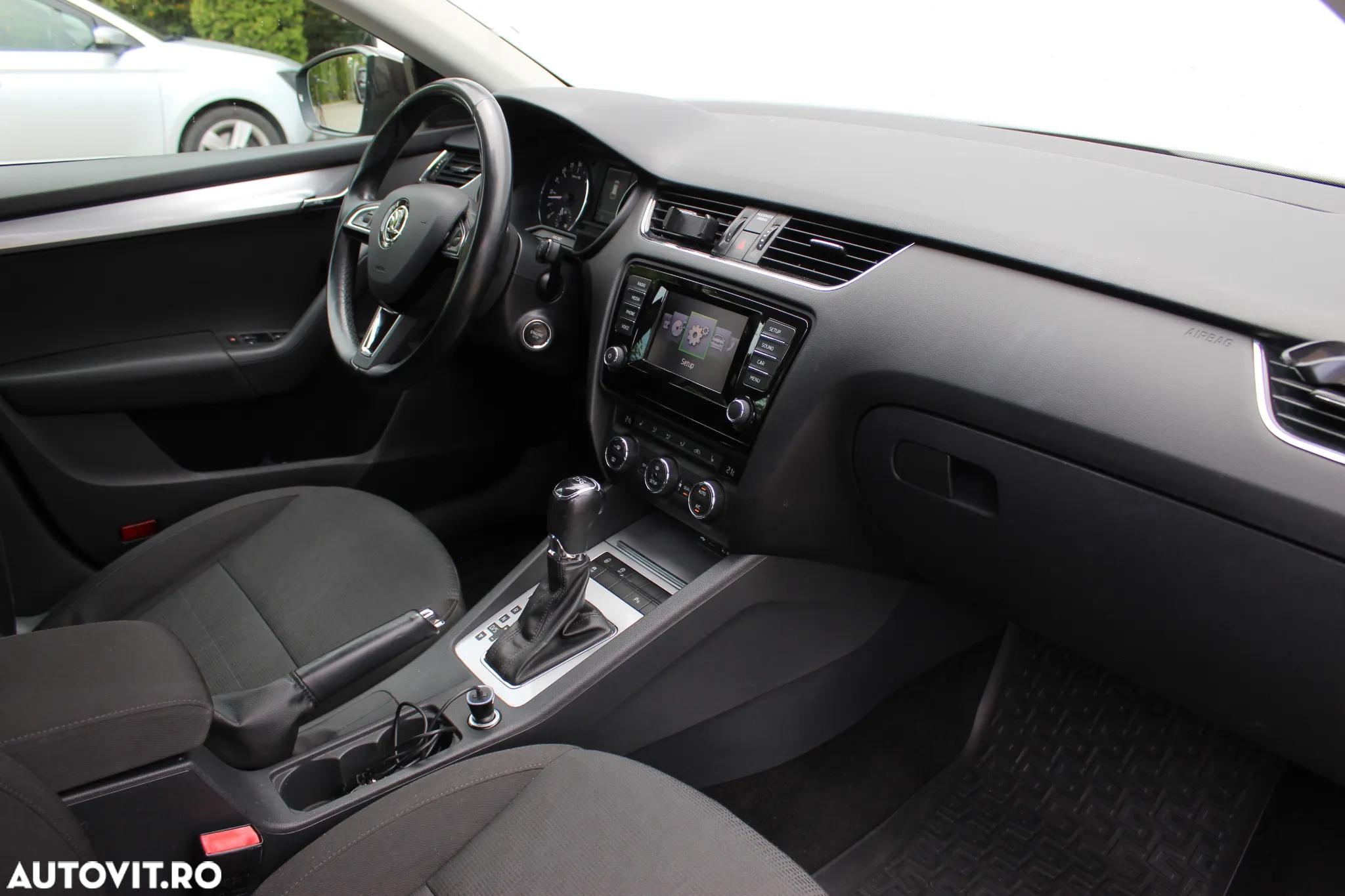 Skoda Octavia 2.0 TDI ELEGANCE DSG - 12