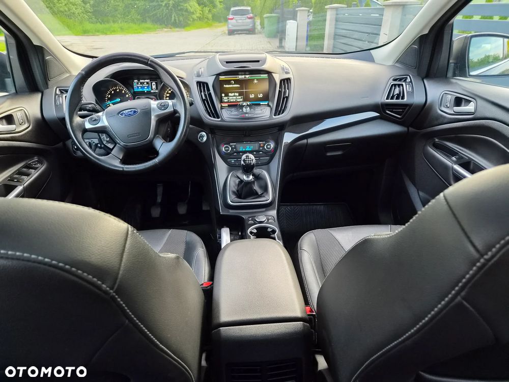 Ford Kuga 1.5 EcoBoost 2x4 Titanium - 3