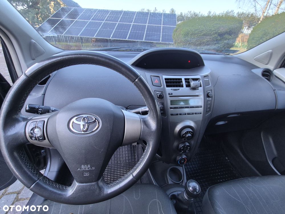 Toyota Yaris - 20