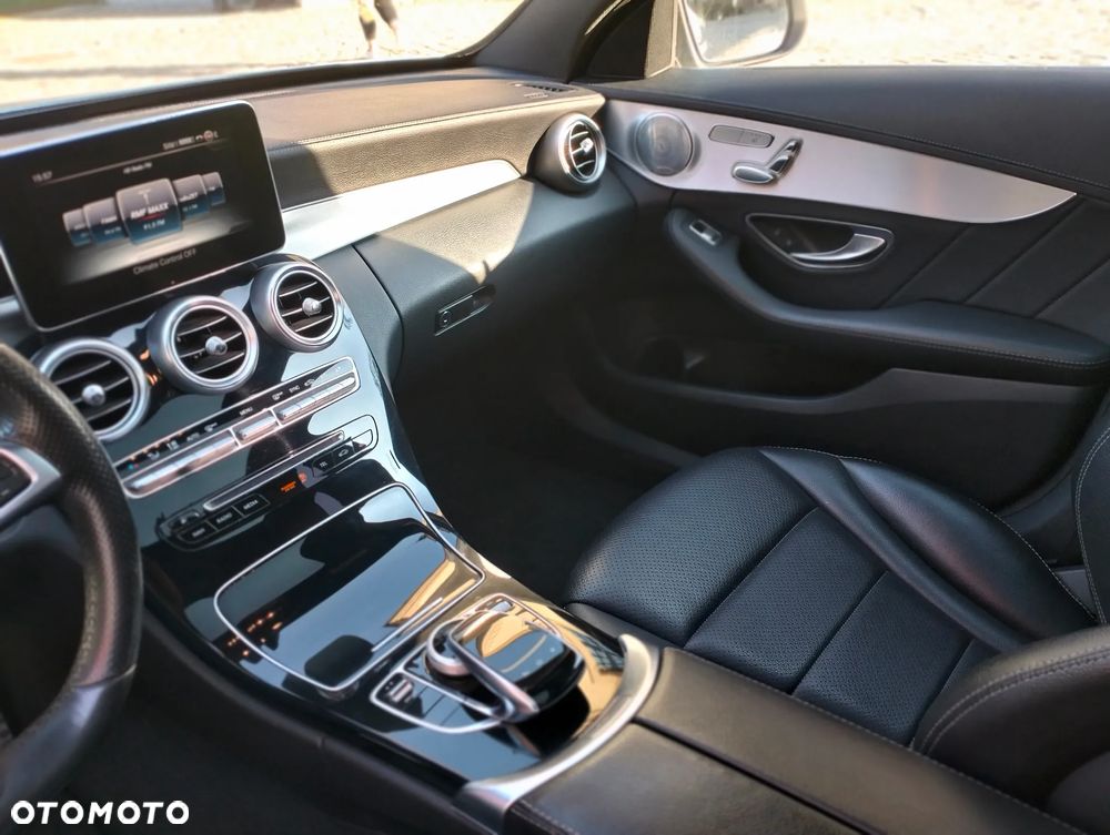 Mercedes-Benz Klasa C 300 7G-TRONIC AMG Line - 15