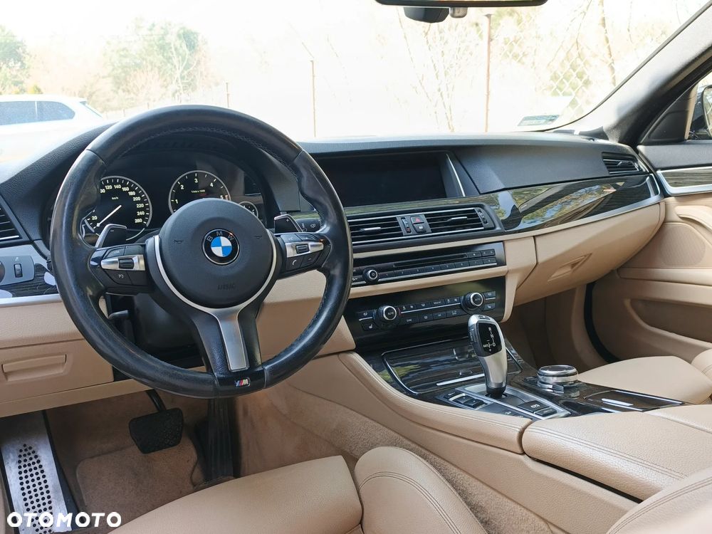 BMW Seria 5 520d xDrive - 14