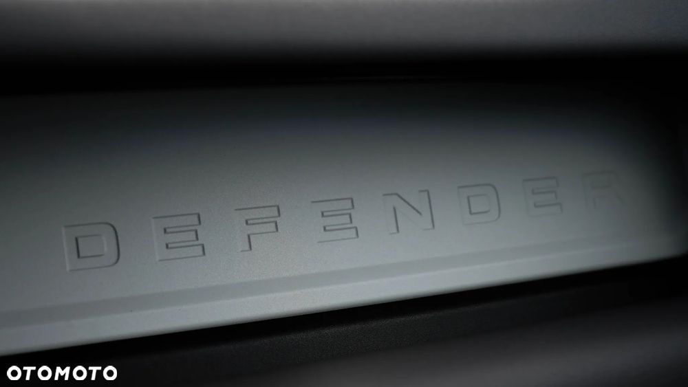 Land Rover Defender 3.0 D250 mHEV S - 24