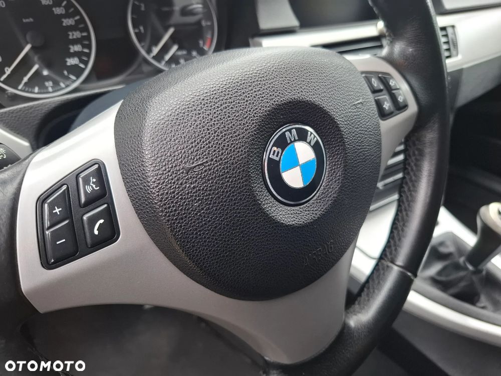 BMW Seria 3 - 22