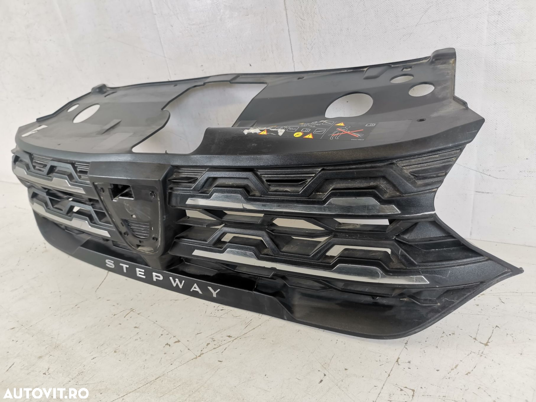 Grila Radiator Dacia  Sandero 3 2020 2021 2022 Originala In Stare Buna - 3