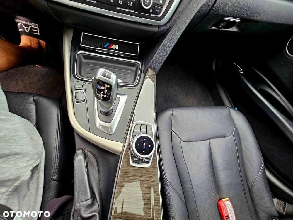 BMW Seria 3 328i xDrive Sport Line - 6