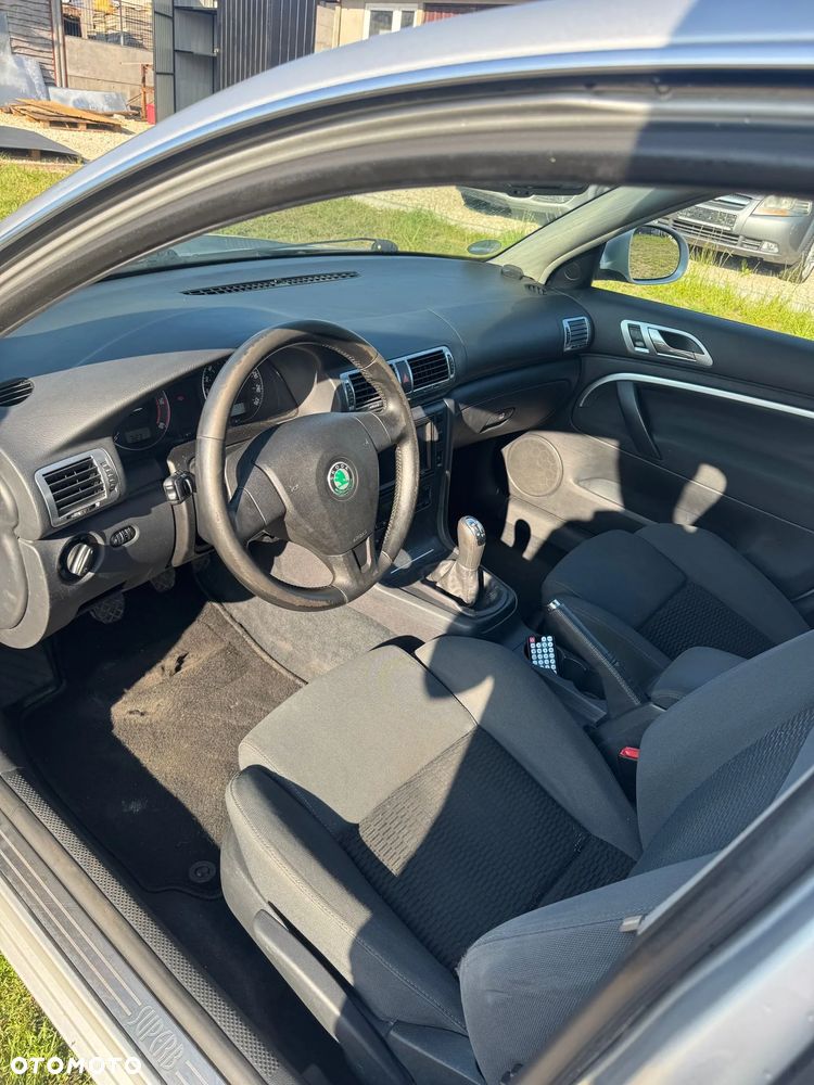 Skoda Superb 2.0 TDI DPF Ambiente - 8