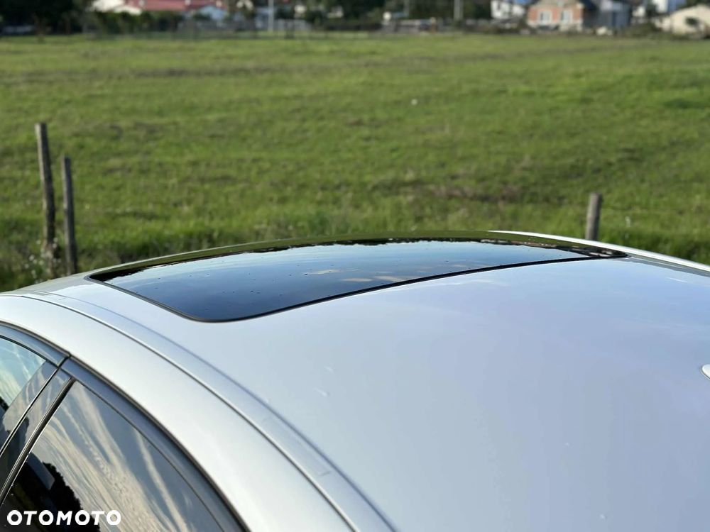 BMW Seria 5 528i xDrive Sport-Aut - 10