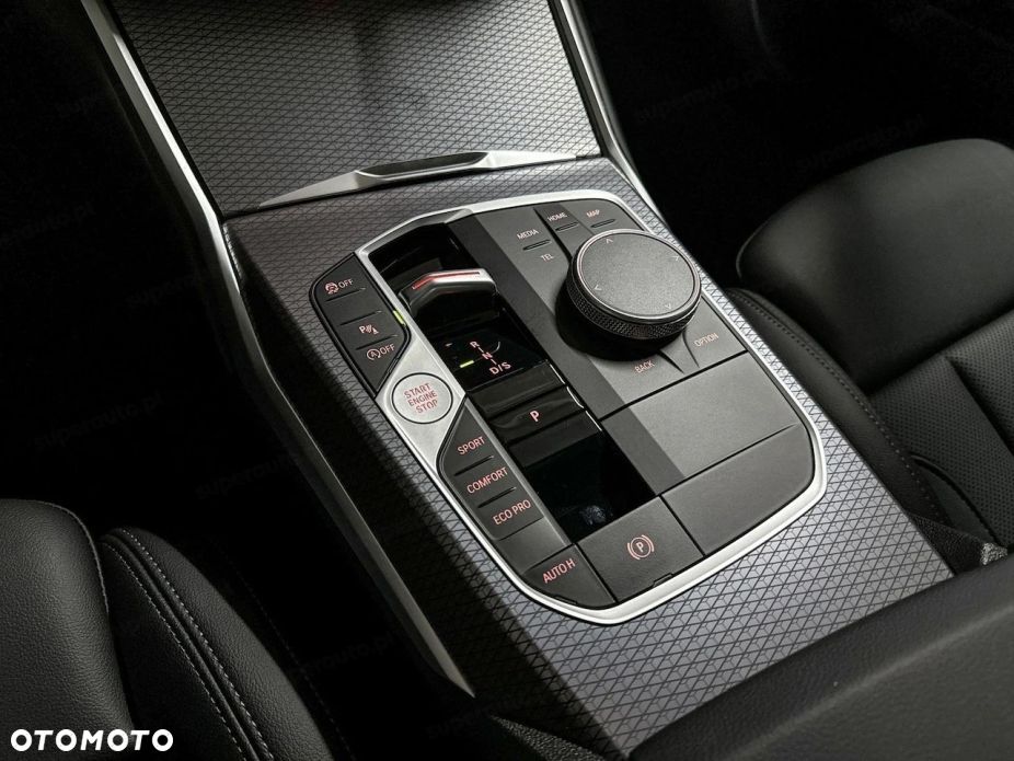 BMW Seria 3 318i M Sport - 13