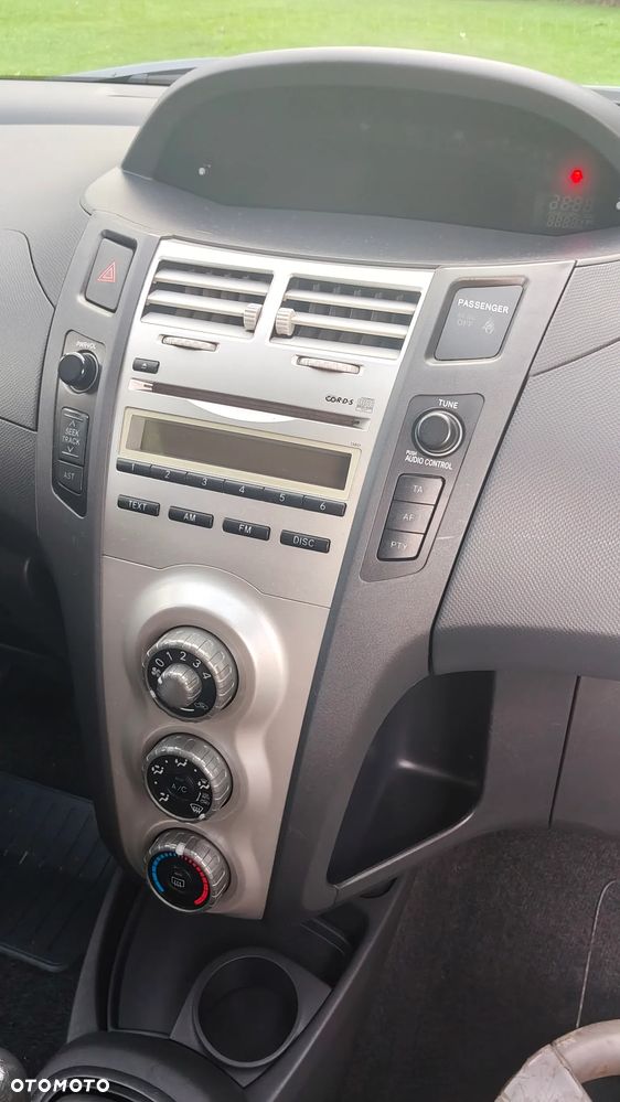 Toyota Yaris 1.0 Luna A/C - 4