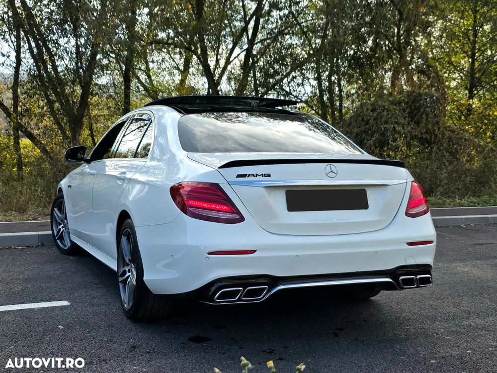 Mercedes-Benz E 220 d T 9G-TRONIC AMG Line - 3