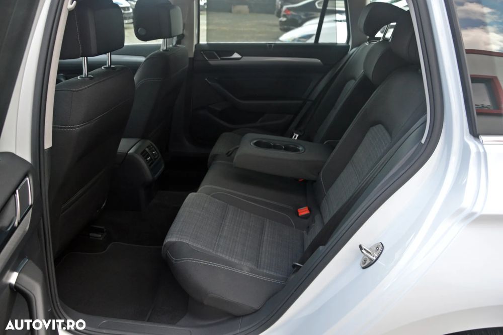 Volkswagen Passat 2.0 TDI DSG Comfortline - 32