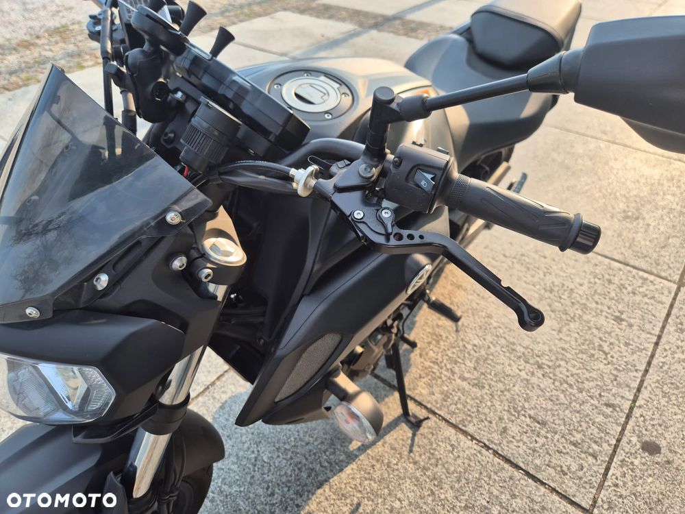 Yamaha MT - 12