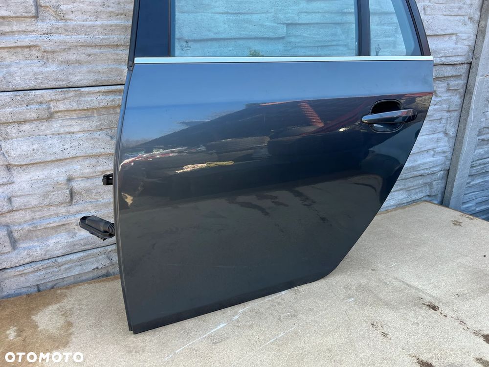 DRZWI LEWY TYŁ LEWE TYLNE BMW E61 A68/7 PLATINGRAU - 2
