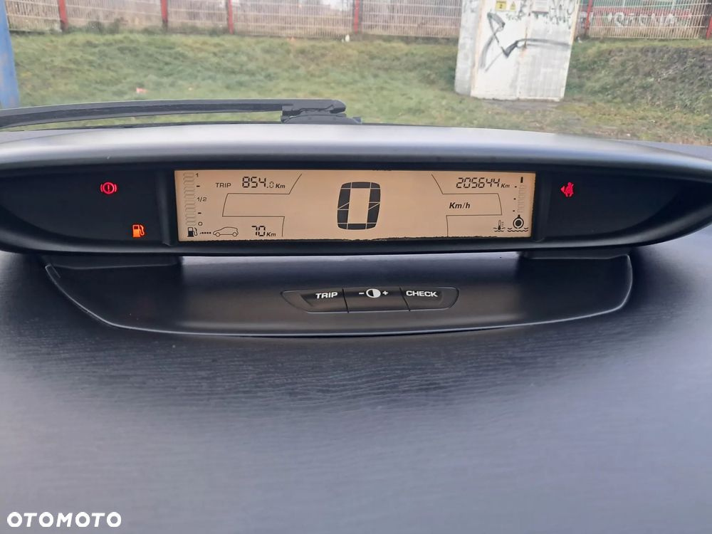 Citroën C4 1.4 16V Magic - 8