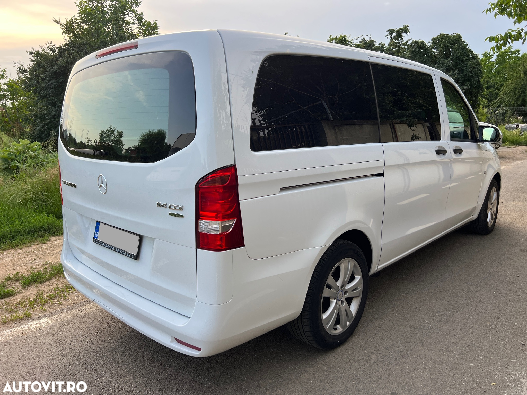 Mercedes-Benz Vito Tourer Compact 114 CDI 136CP RWD 9AT BASE - 2