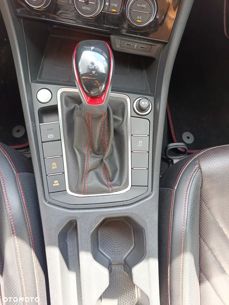 Volkswagen Jetta - 19