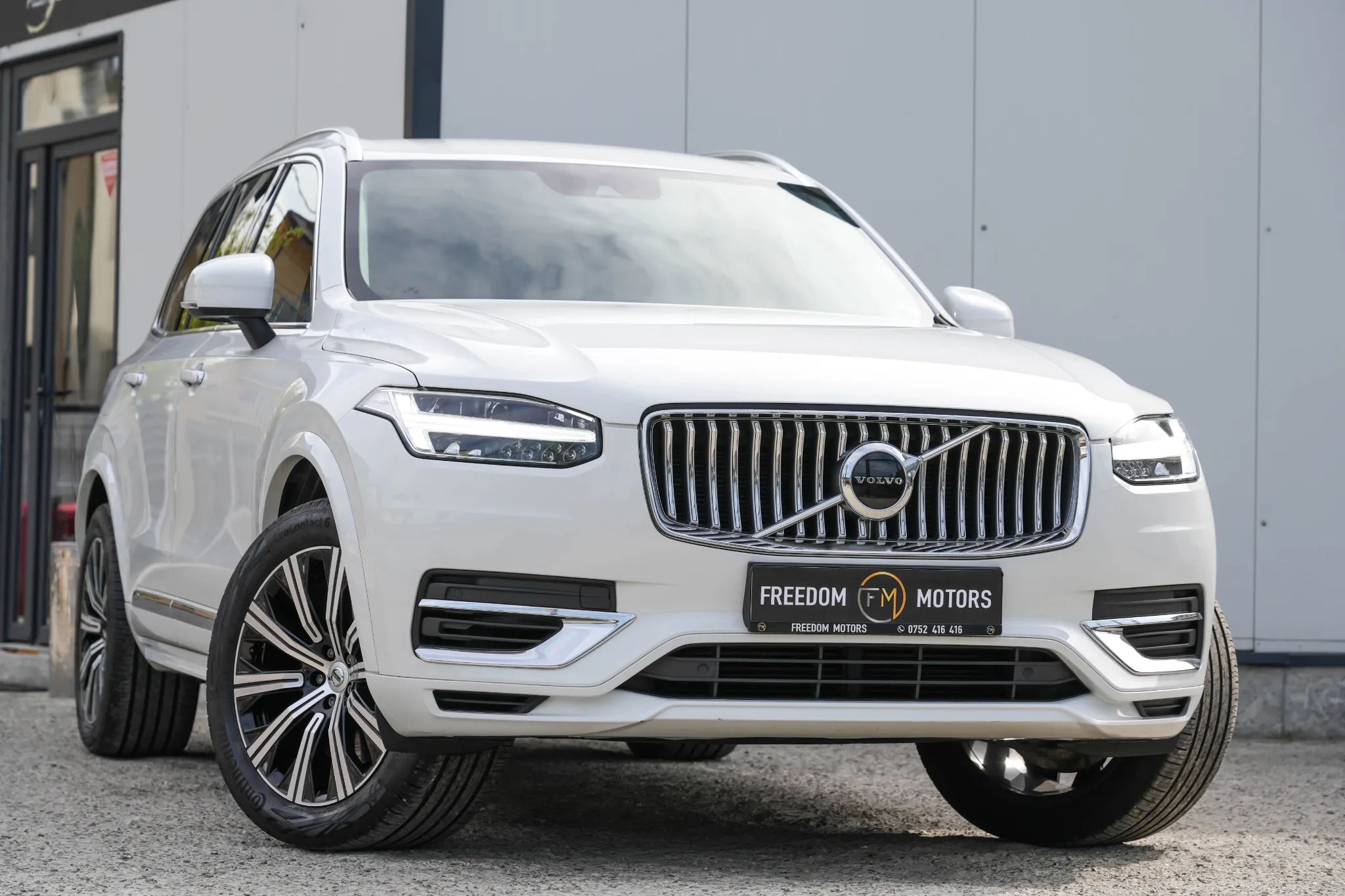 Volvo XC 90 T8 AWD Recharge Geartronic Inscription Expression - 1