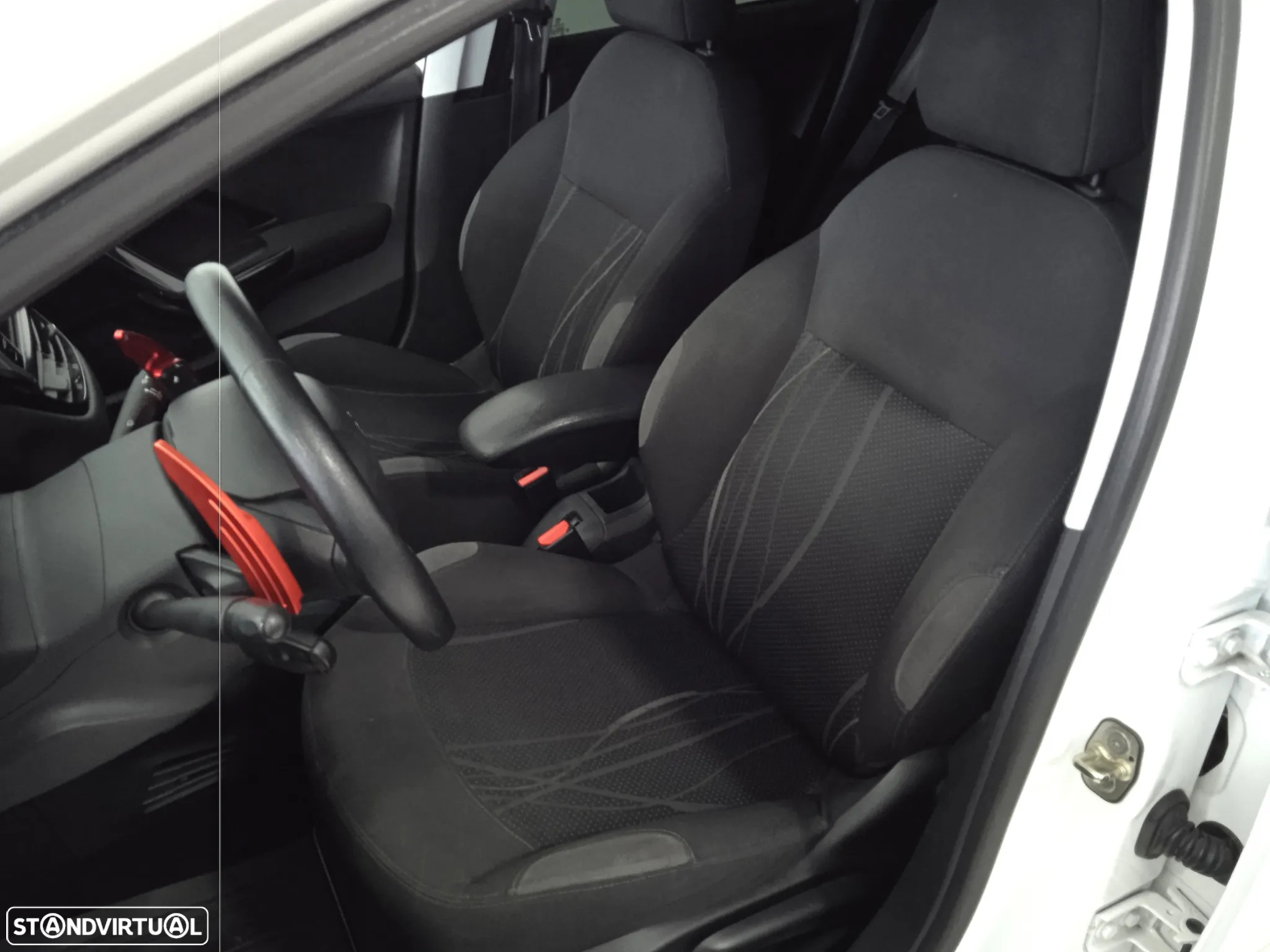 Peugeot 208 e-HDi 68 EGS5 Stop&Start Active - 17