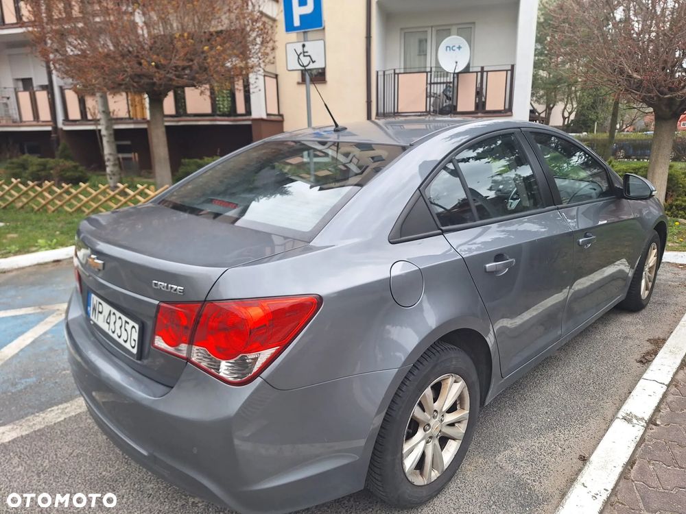 Chevrolet Cruze - 12