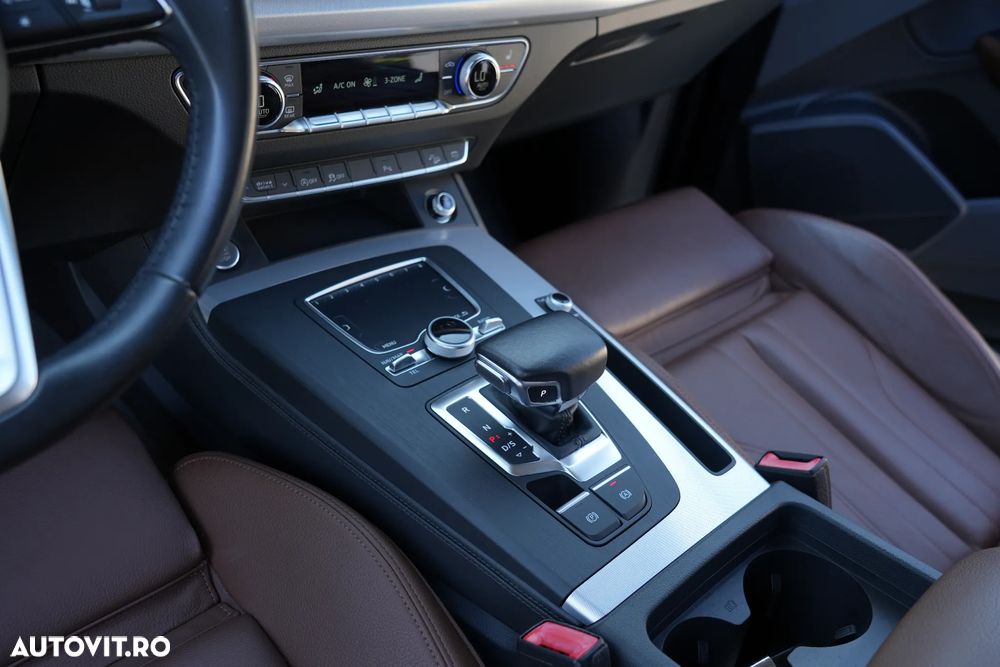 Audi Q5 2.0 40 TDI quattro S tronic Sport - 11
