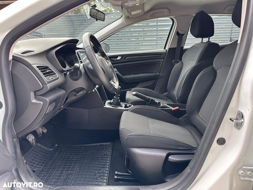 Renault Megane Blue dCi 116 Life - 10