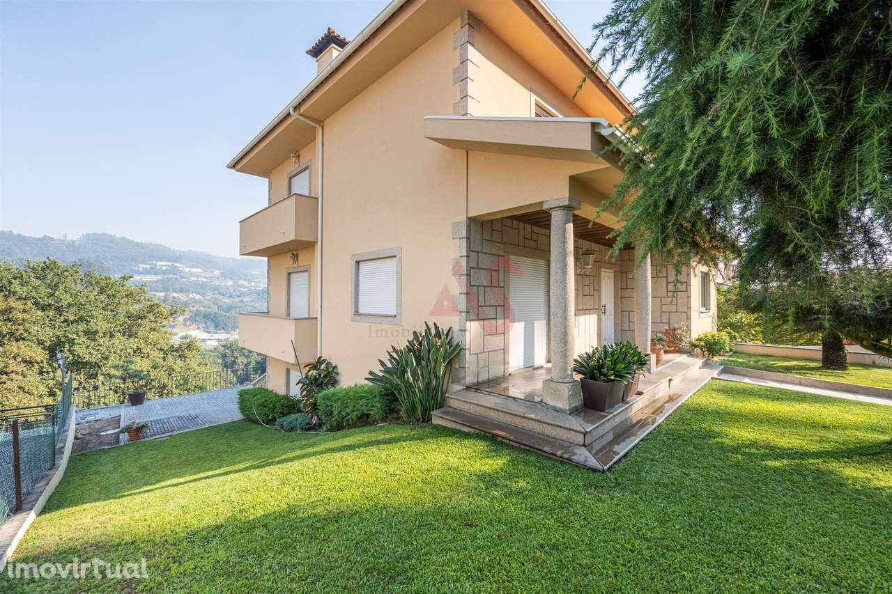 Moradia T4 com 3 Pisos – Excelente Estado de Conservação - S. Paio, Vi - Grande imagem: 3/33