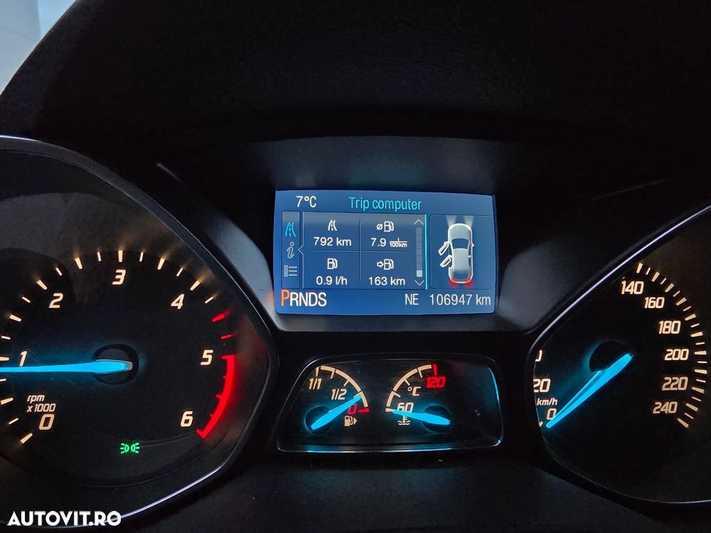 Ford Kuga 2.0 TDCi Powershift 4WD Titanium - 4