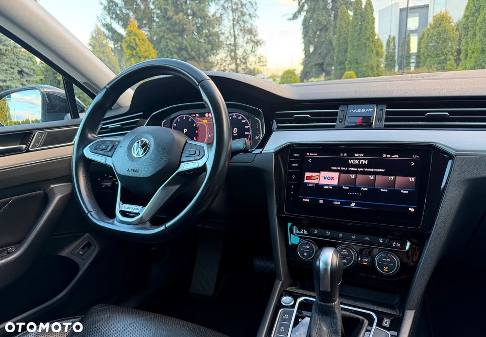 Volkswagen Passat 2.0 TSI 4Mot Highline DSG - 20