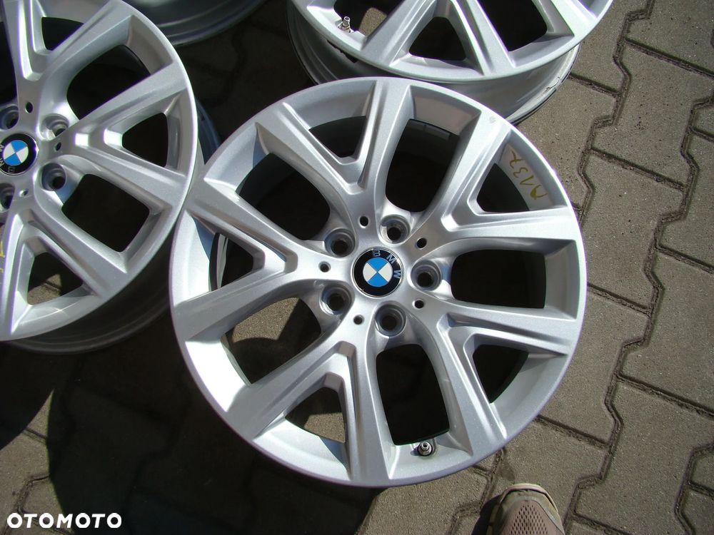 a137 5x112 BMW X1 F48 F49 U11 U12 X2 F39 F40 F44 F45 F46 U06 6,5jx17 czujniki - 5