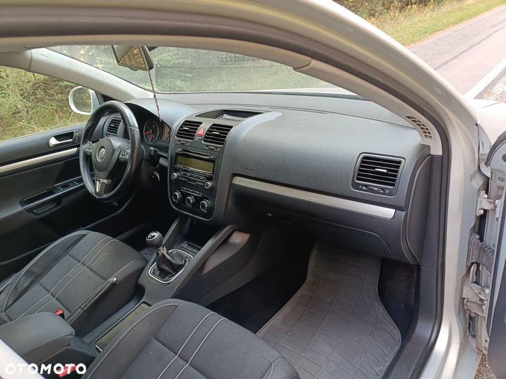 Volkswagen Jetta - 15