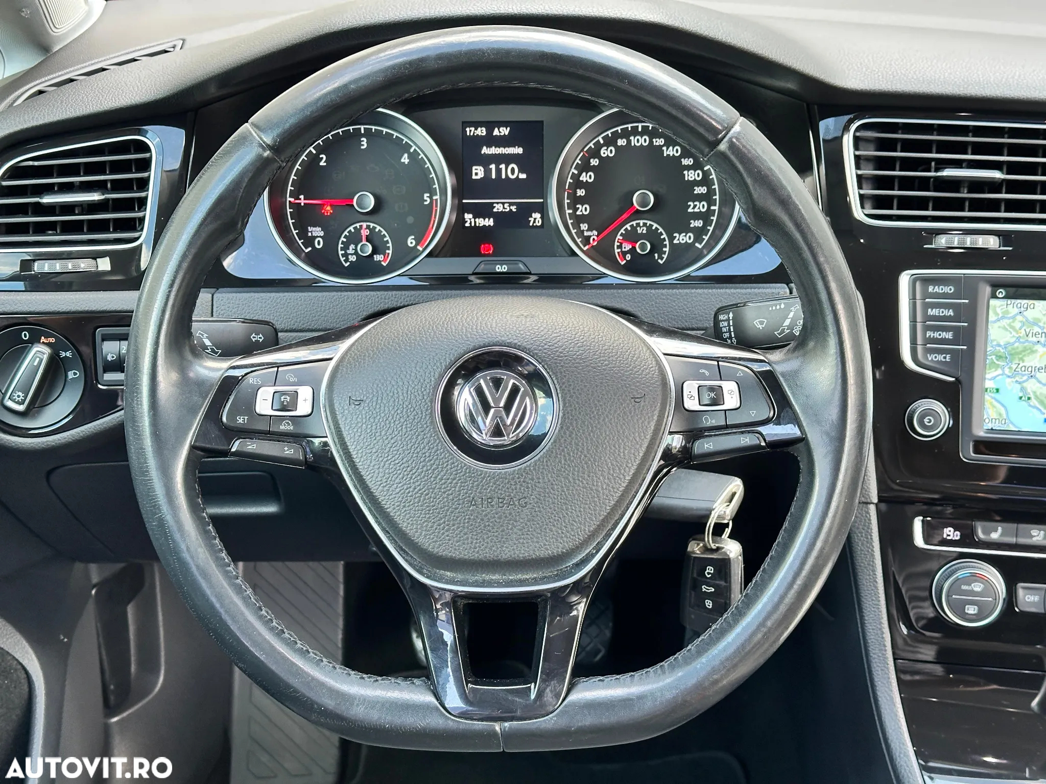 Volkswagen Golf 2.0 BlueTDI Highline - 13