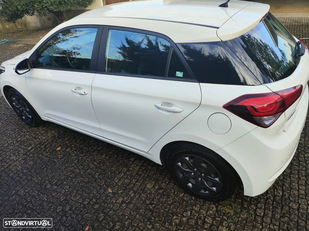 Hyundai i20 1.1 CRDi Access+Bluetooth - 5