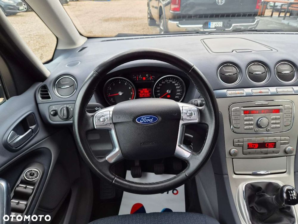 Ford Galaxy - 24
