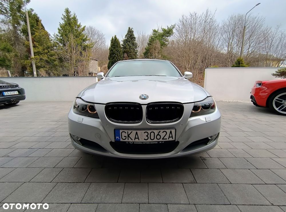 BMW Seria 3 320i - 8