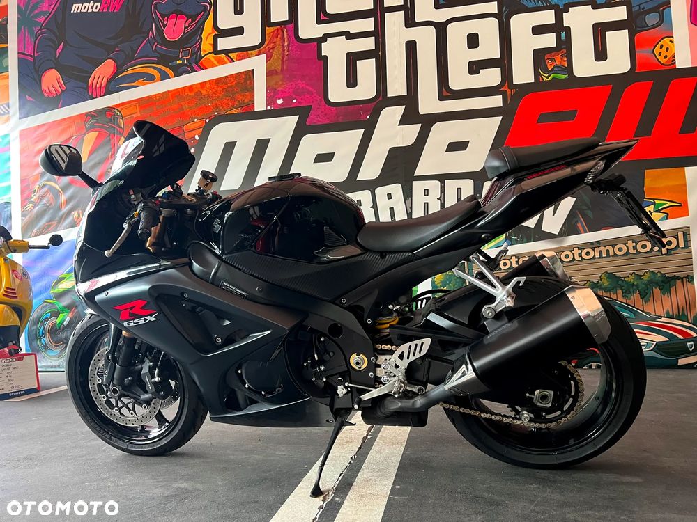 Suzuki GSX-R - 24