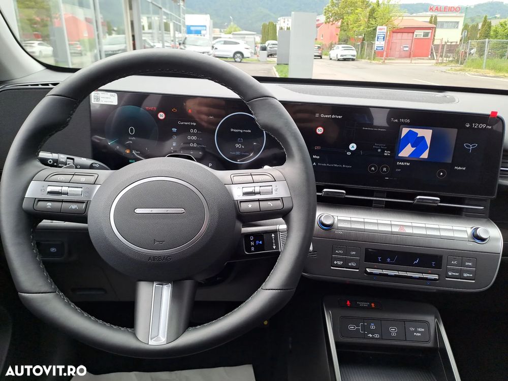Hyundai KONA - 12