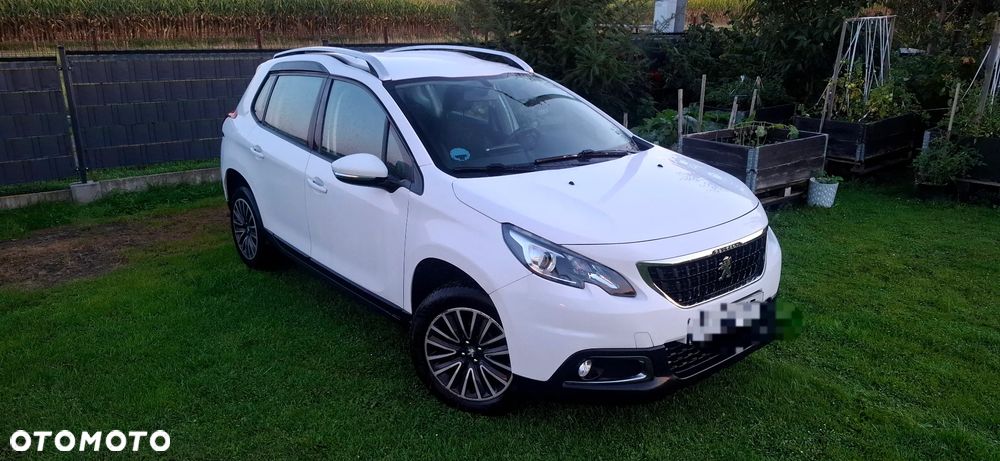 Peugeot 2008 1.2 Pure Tech Style EU6 - 1