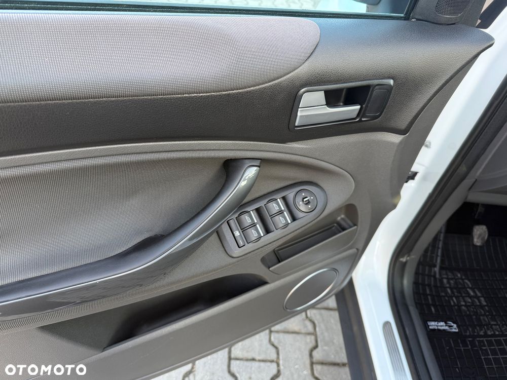 Ford Kuga 2.0 TDCi 2x4 Titanium - 17