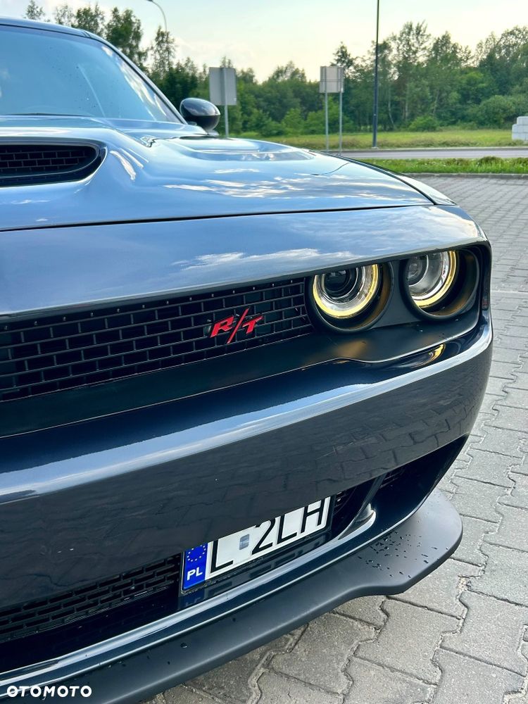 Dodge Challenger - 4