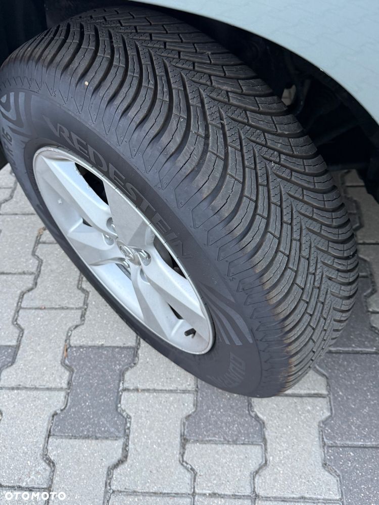 Toyota RAV4 - 24