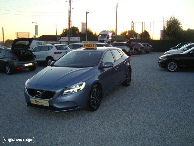 Volvo V40 2.0 D3 R-Design Momentum - 6