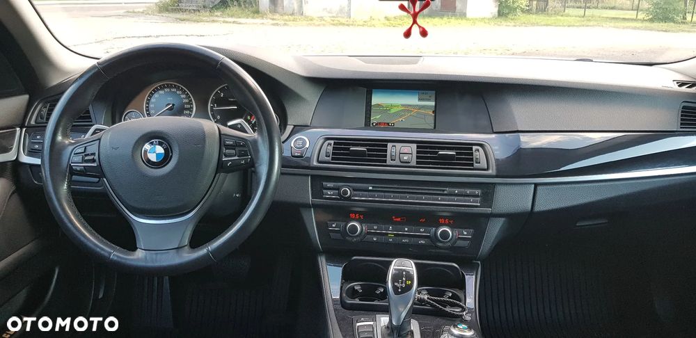 BMW Seria 5 525d xDrive - 19