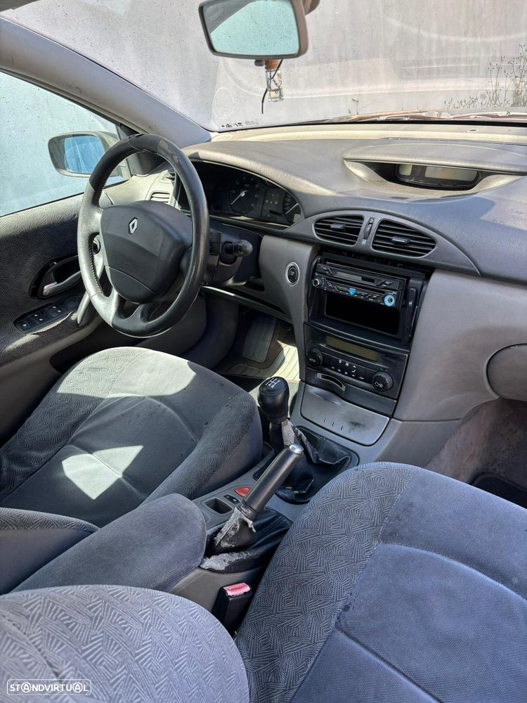 Renault Laguna - 5