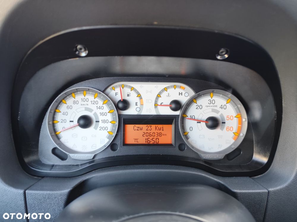Fiat Strada Adventure - 10